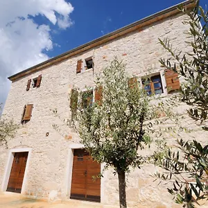 Korta Gira 4*, Buici (Istria) Kroatië