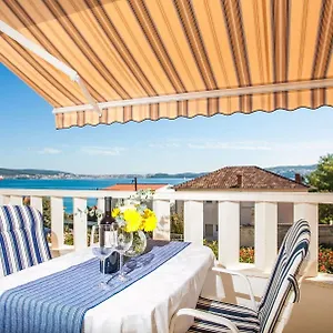 Barbara , Trogir Kroatië